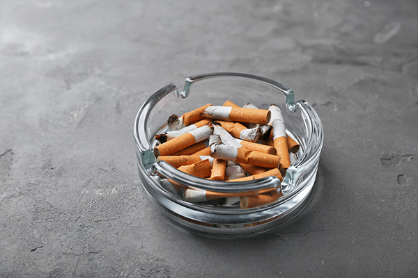 香烟批发香烟批发一手货源站的微信朋友圈现“白菜价”高档香烟，烟草局：百分百是假烟